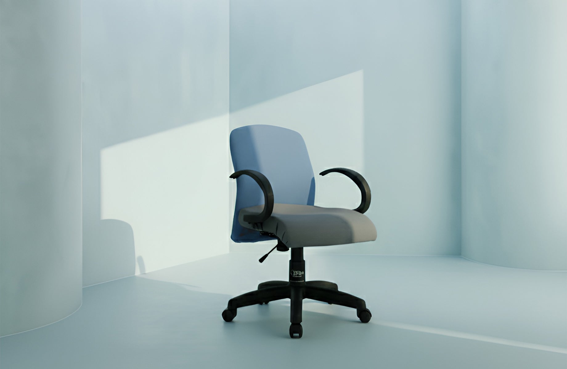 Master Aura Low Back Chair